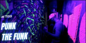 M'Tiss in fluo light